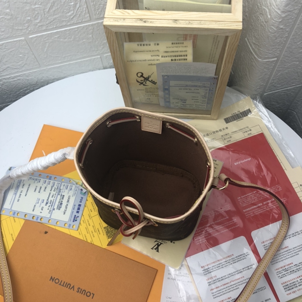 ルイヴィトンバッグ内部構造